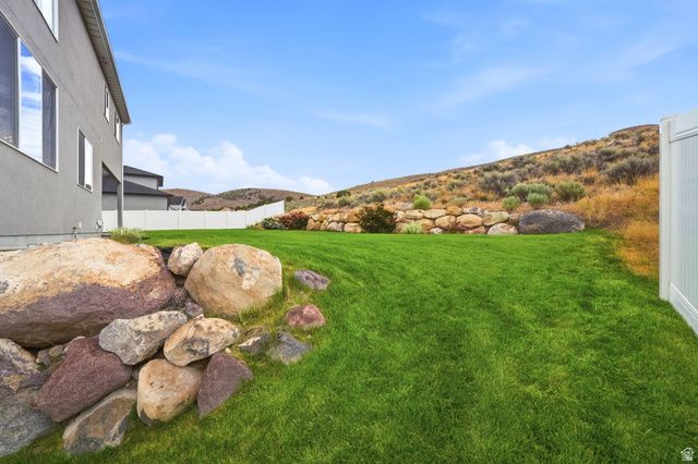 2323 E PATRIOT DR, Eagle Mountain, UT 84005