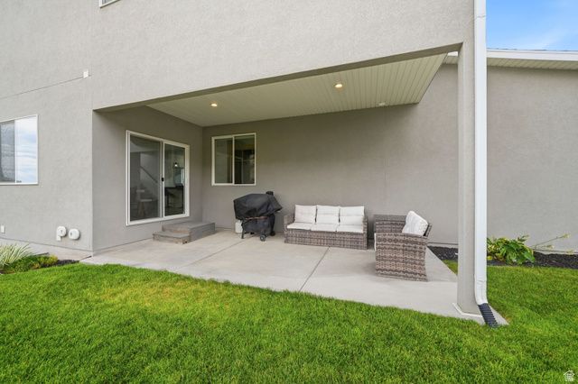 2323 E PATRIOT DR, Eagle Mountain, UT 84005
