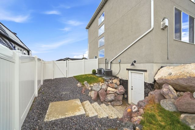 2323 E PATRIOT DR, Eagle Mountain, UT 84005