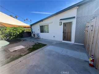 6439 1/2 Graves, Lake Balboa, CA 91406