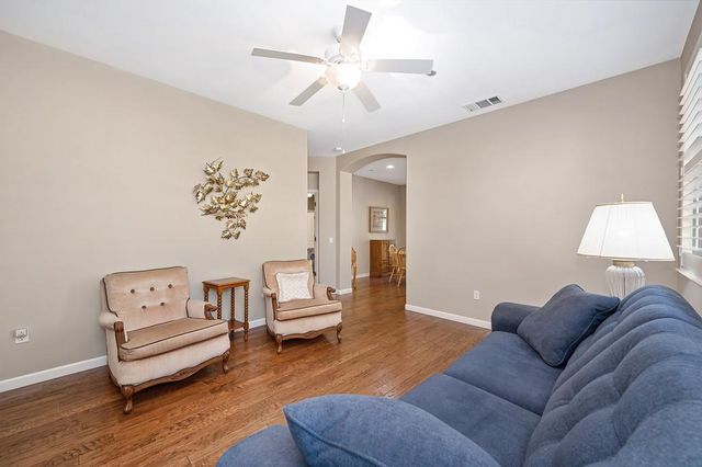 1688 Marseille Ln, Roseville, CA 95747