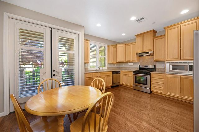 1688 Marseille Ln, Roseville, CA 95747