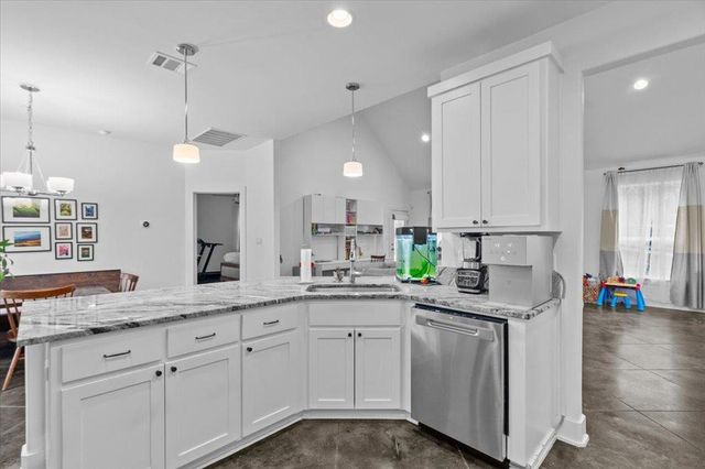 10304 Twin Lake CIR, Dripping Springs, TX 78620