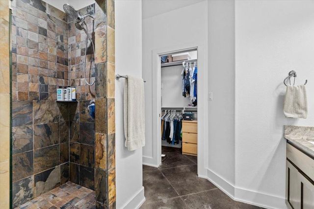 10304 Twin Lake CIR, Dripping Springs, TX 78620