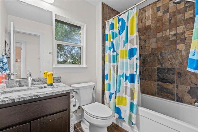 10304 Twin Lake CIR, Dripping Springs, TX 78620