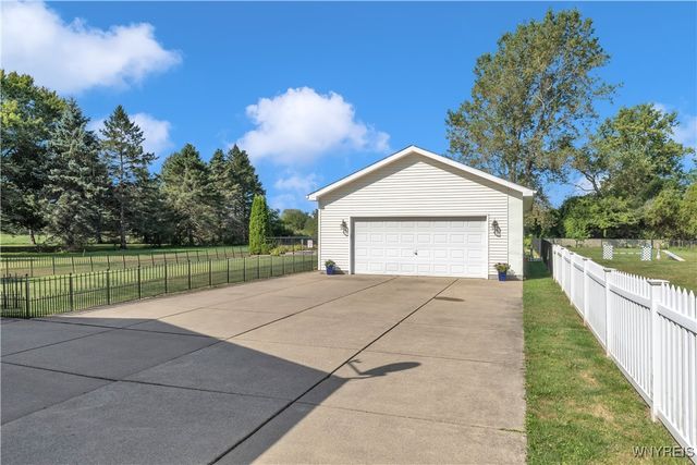 60 Old Falls Boulevard, North Tonawanda, NY 14120
