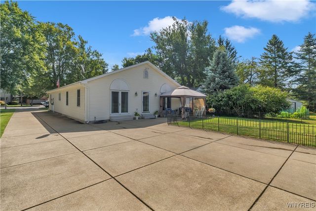 60 Old Falls Boulevard, North Tonawanda, NY 14120