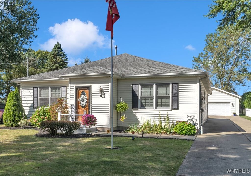 60 Old Falls Boulevard, North Tonawanda, NY 14120