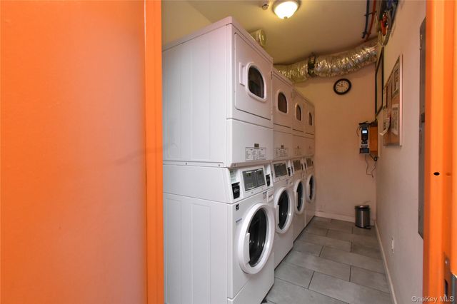 35 VAN NYDECK Avenue 202, Beacon, NY 12508