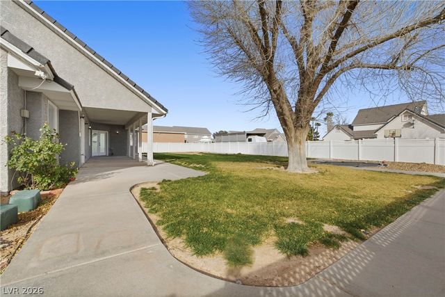 1352 Lake Valley Drive, Logandale, NV 89021