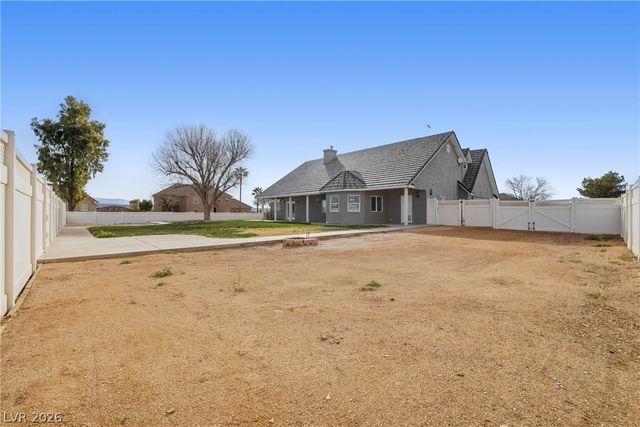 1352 Lake Valley Drive, Logandale, NV 89021