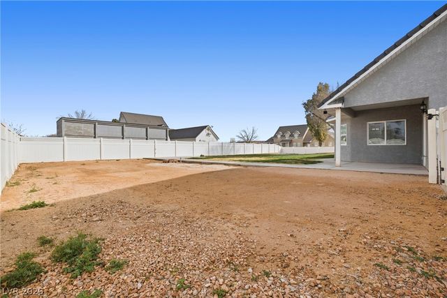 1352 Lake Valley Drive, Logandale, NV 89021