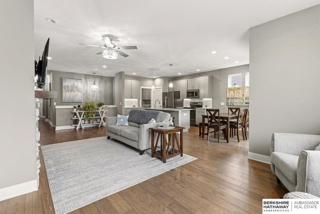 20529 D Street, Elkhorn, NE 68022