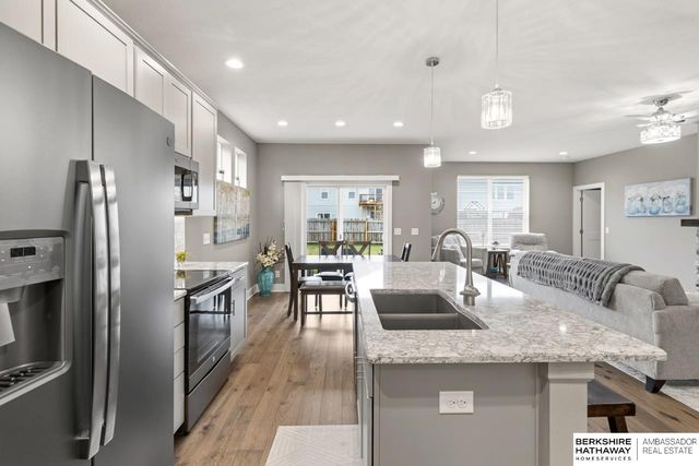 20529 D Street, Elkhorn, NE 68022