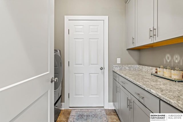 20529 D Street, Elkhorn, NE 68022