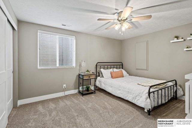 20529 D Street, Elkhorn, NE 68022