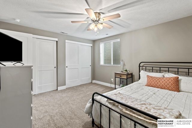 20529 D Street, Elkhorn, NE 68022