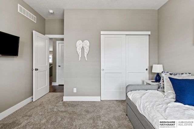 20529 D Street, Elkhorn, NE 68022