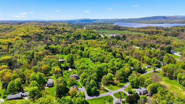 11 Haggerty Hill Road, Rhinebeck, NY 12572
