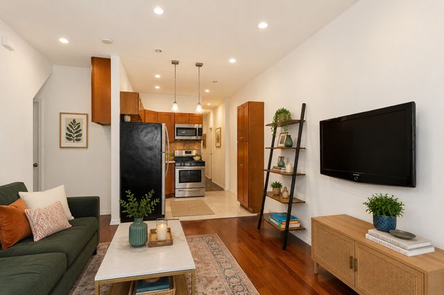 71 DE SALES Place, New York City, NY 11207