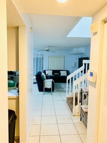 8121 Southgate Boulevard, North Lauderdale, FL 33068