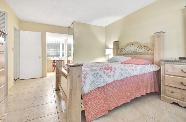 2671 S Course Drive 105, Pompano Beach, FL 33069