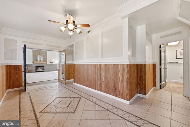 388 CAMELOT BLVD, Falling Waters, WV 25419
