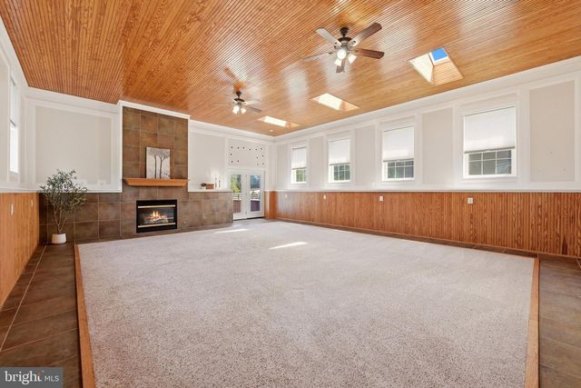 388 CAMELOT BLVD, Falling Waters, WV 25419