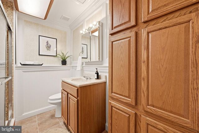 388 CAMELOT BLVD, Falling Waters, WV 25419