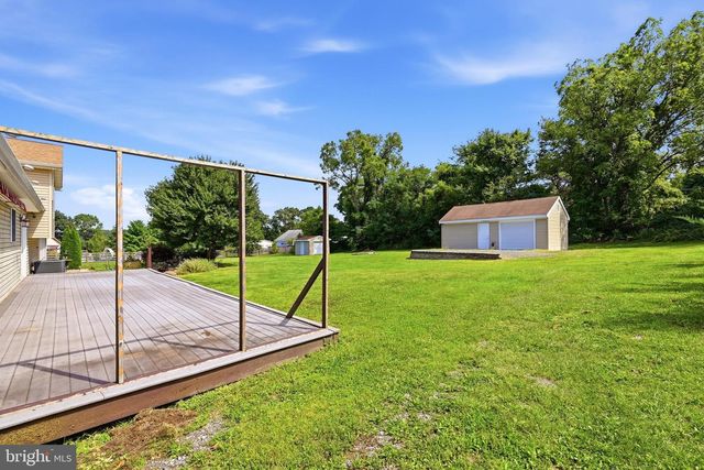 388 CAMELOT BLVD, Falling Waters, WV 25419