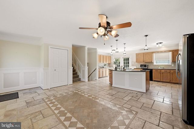 388 CAMELOT BLVD, Falling Waters, WV 25419
