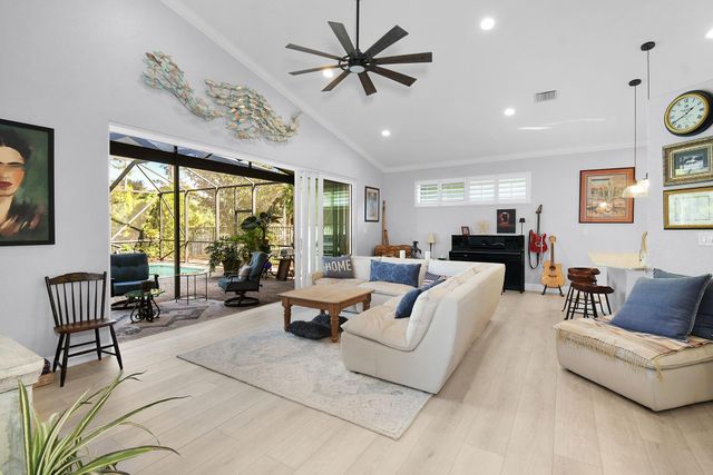 6848 SE Twin Oaks Cir, Stuart, FL 34997