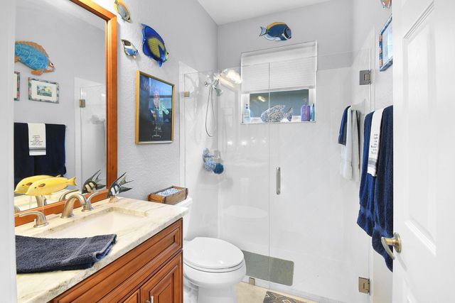 6848 SE Twin Oaks Cir, Stuart, FL 34997