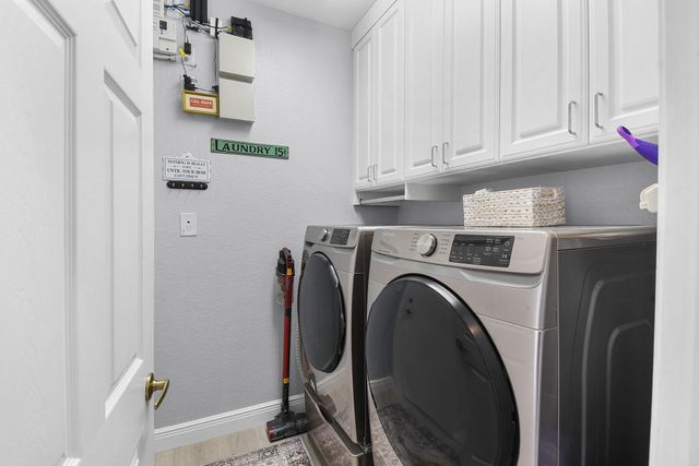 6848 SE Twin Oaks Cir, Stuart, FL 34997