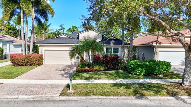 6848 SE Twin Oaks Cir, Stuart, FL 34997