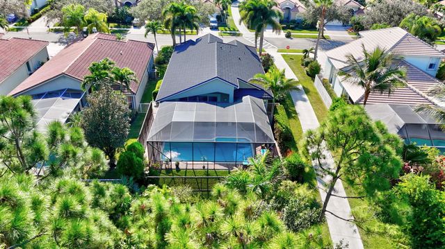 6848 SE Twin Oaks Cir, Stuart, FL 34997