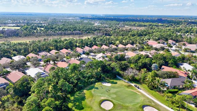 6848 SE Twin Oaks Cir, Stuart, FL 34997