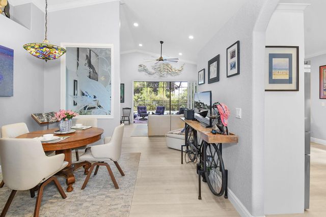 6848 SE Twin Oaks Cir, Stuart, FL 34997