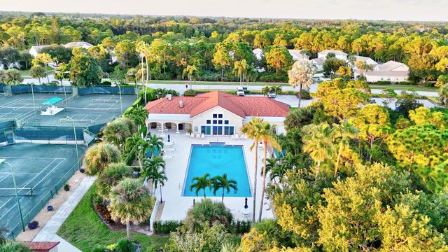 6848 SE Twin Oaks Cir, Stuart, FL 34997