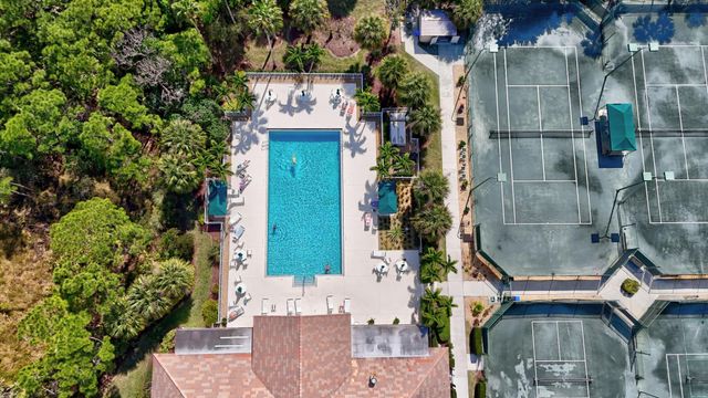 6848 SE Twin Oaks Cir, Stuart, FL 34997