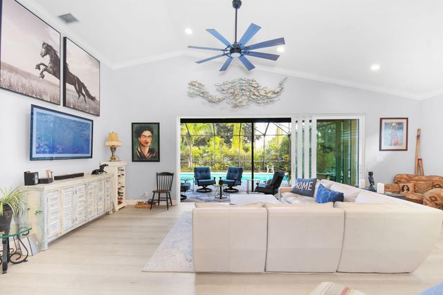 6848 SE Twin Oaks Cir, Stuart, FL 34997