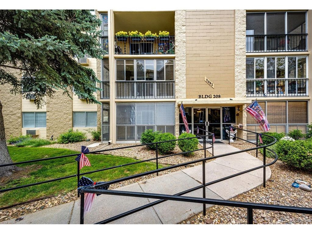 3082 S Wheeling Way 105, Aurora, CO 80014