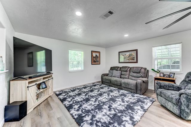 140 County Road 2005, Liberty, TX 77575