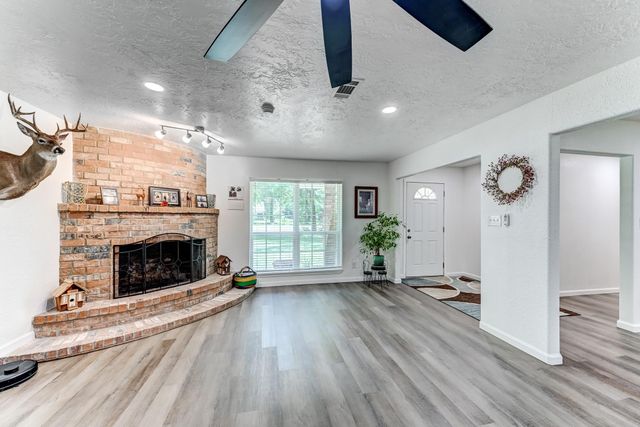 140 County Road 2005, Liberty, TX 77575