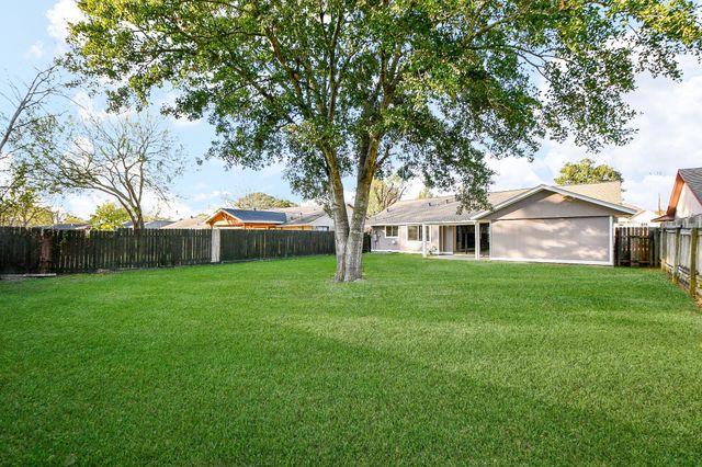 10519 Norton Drive, Houston, TX 77043