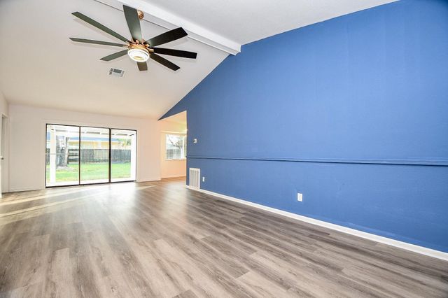 10519 Norton Drive, Houston, TX 77043