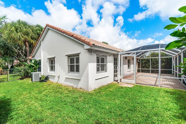 1215 E LANCEWOOD Place, Delray Beach, FL 33445