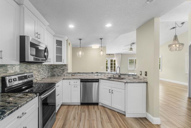 1215 E LANCEWOOD Place, Delray Beach, FL 33445