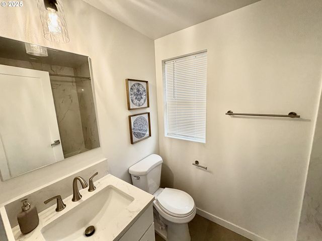 6 Ne 74TH Ave unit B, Portland, OR 97213