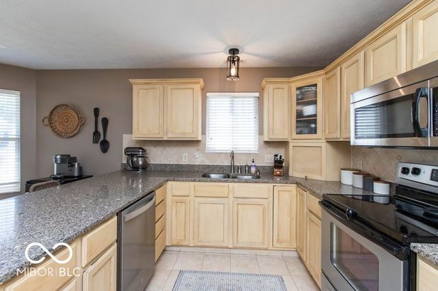 2898 Brooks Bend Drive, Carmel, IN 46032